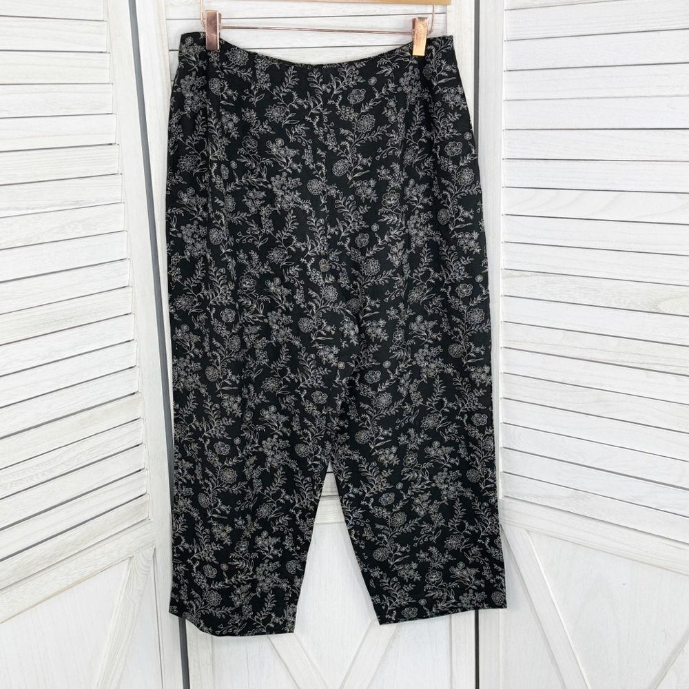 Charter Club Floral Print Linen Blend Capri Pants Black White Size 10